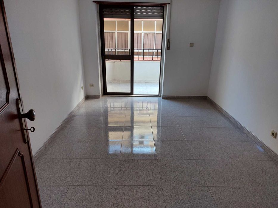 Apartamento T2 no Centro de Queluz - Como novo
