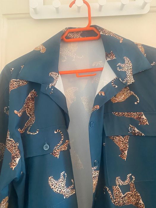 Camisa estampada com tigres