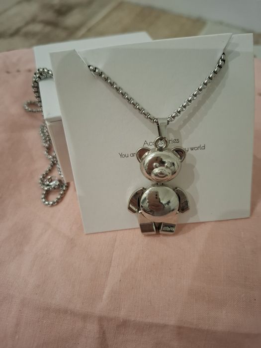 Colar / Cordão Teddy prateado em Aço 
Novo