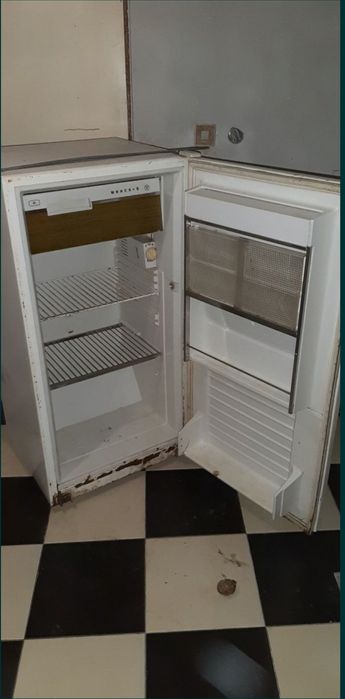 Lodówka PRL  - na działkę, budowę do garażu, sprawna