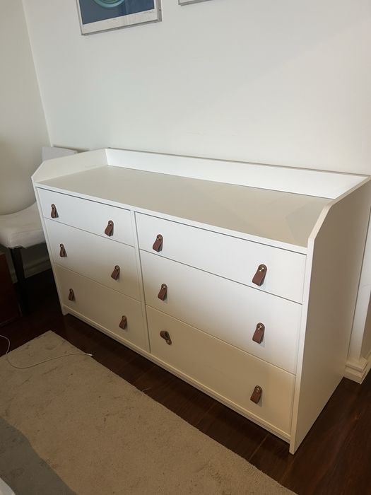 Cómoda Hauga ikea .