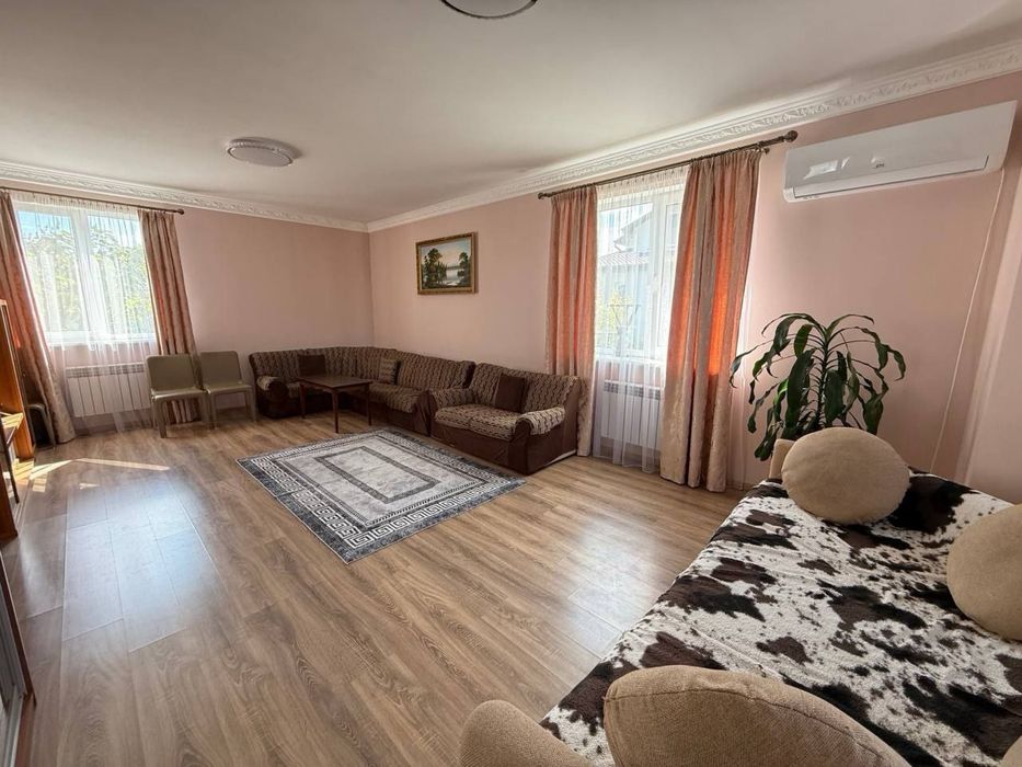 Затишний будинок для родини у Березівці.