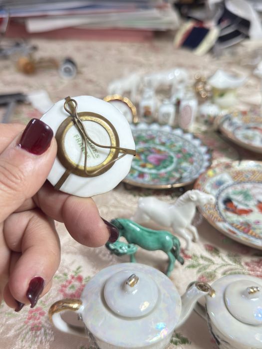 Vendo mini porcelanas para colecionar