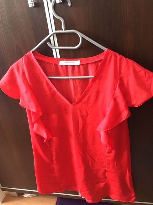 Bluzka Promod czerwona falbanki