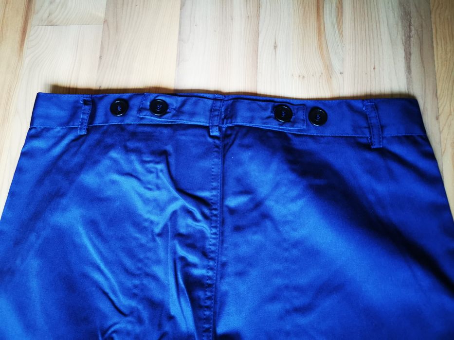 Ubrania robocze(spodnie, koszulki, bluzy)