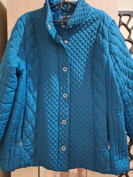 Продаётся женская куртка TIGI