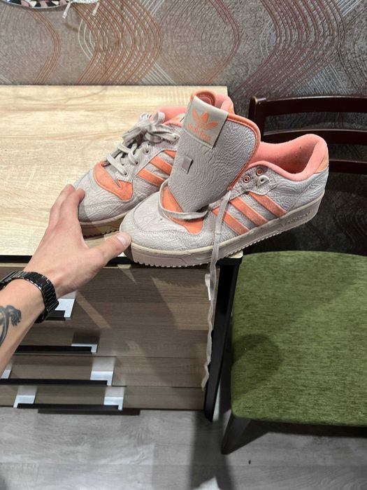 adidas Rivalry Low TR