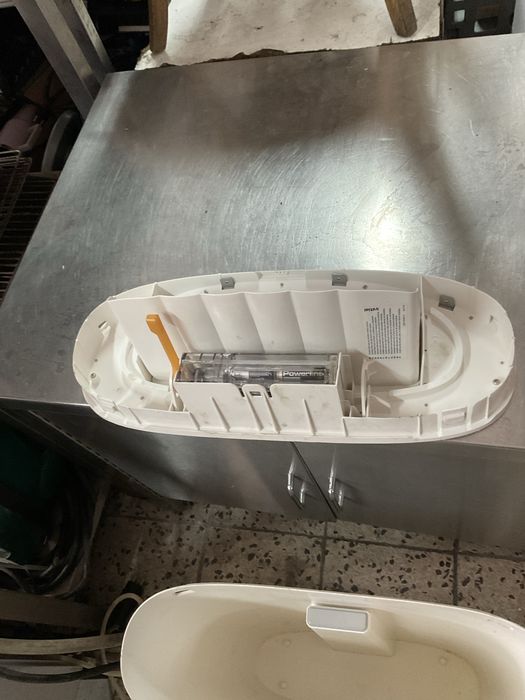 Caixote lixo com abertura eletrica