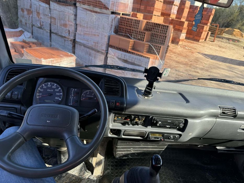 Isuzu nqr basculante e grua