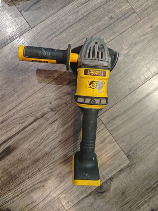 DEWALT Szlifierka kątowa akumulatorowa FlexVolt 54V DCG418