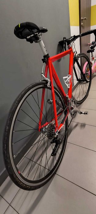 Rower szosowy "SPECJALIZED" grupa shimano 105 - piękny stan