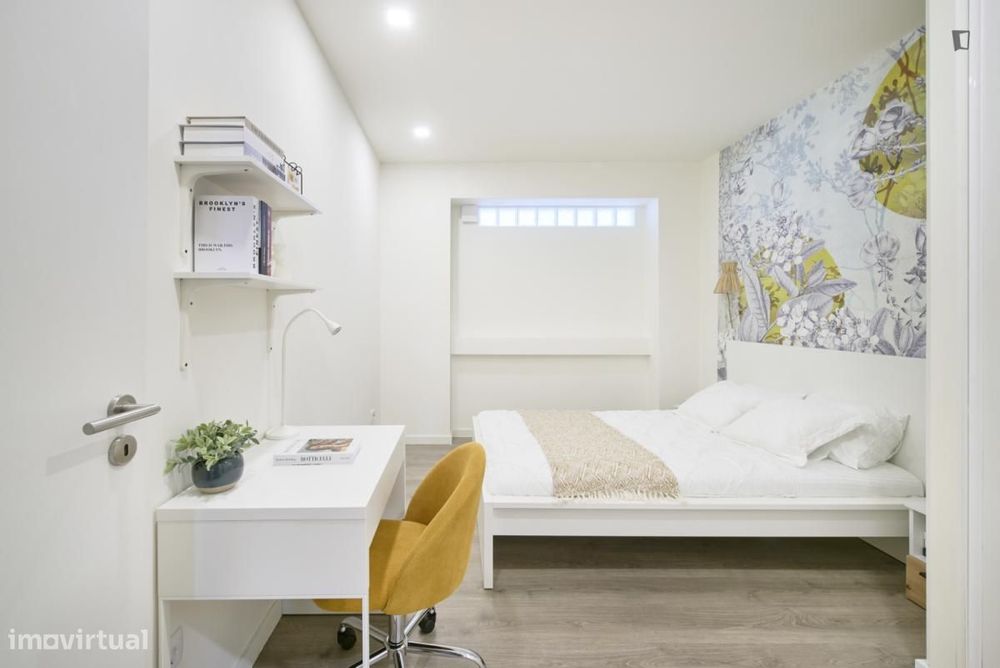 Quarto - localizado em Roma-Areeiro Lisbon