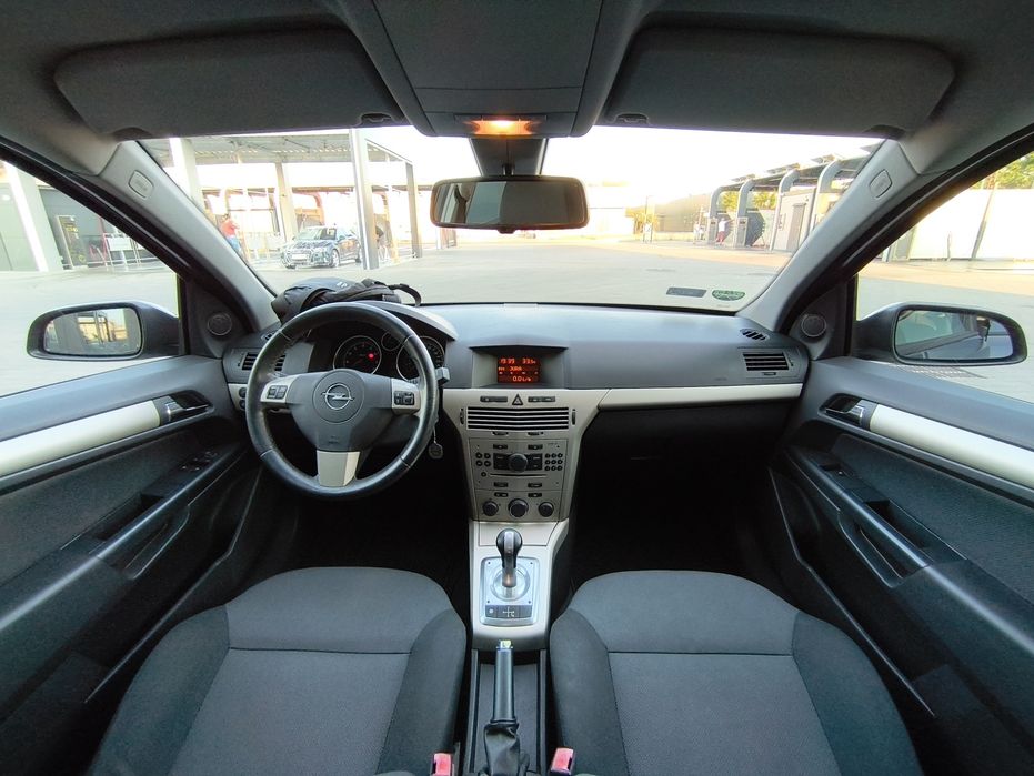 Opel Astra h z Automatyczną skrzynią biegów w BDB stanie!