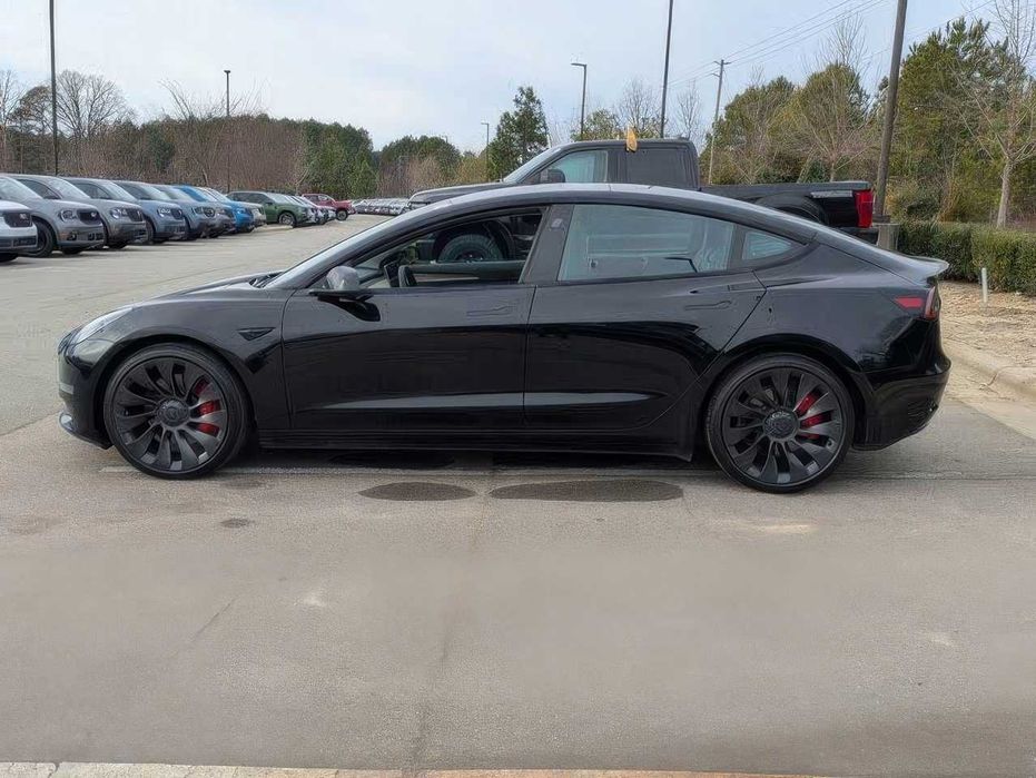 Tesla Model 3      2023