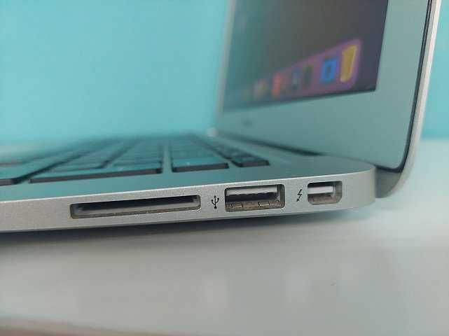 MacBook Air 2015 в ідеальному стані