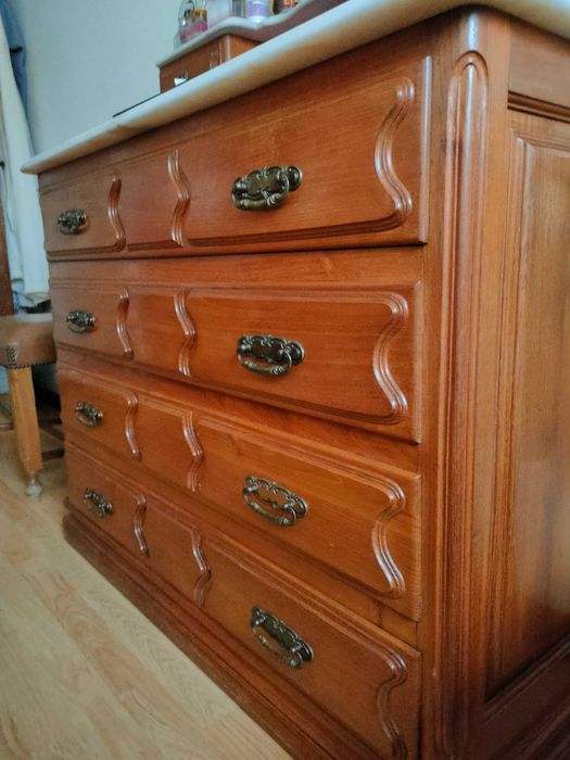 Mobília de quarto maciço