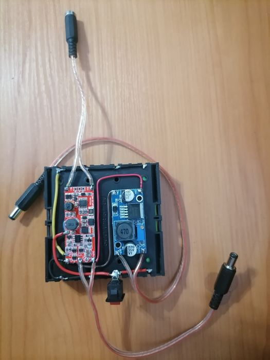 Плата UPS 2S 8,4V Підвищувальний модуль DC 12V/ 9V 24 Вт 1.5А