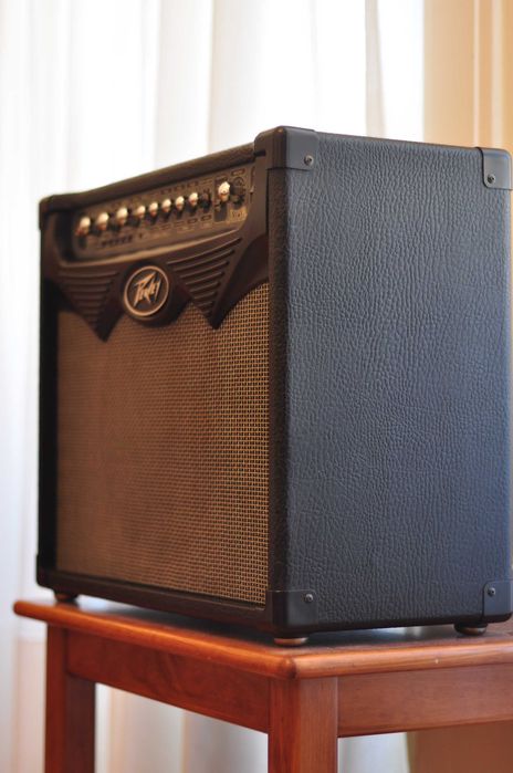 amplificador de guitarra Peavey Vypyr 30 avariado