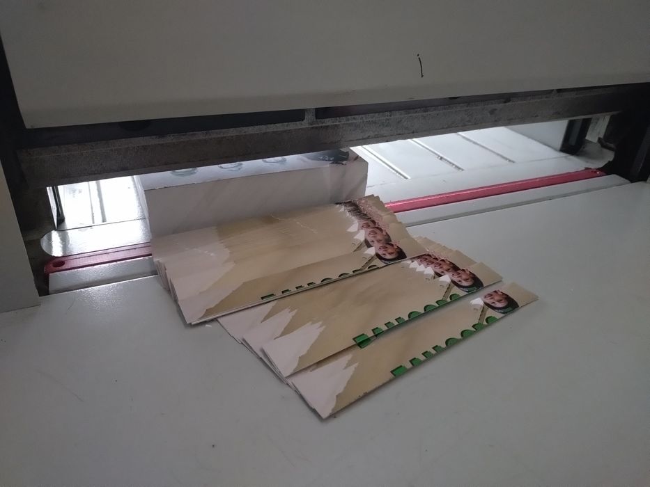 Gilotyna do papieru introligatorska krajarka