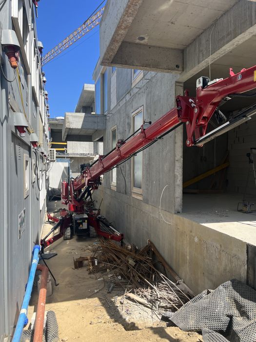 Wynajem mini żurawia HOEFLON C10