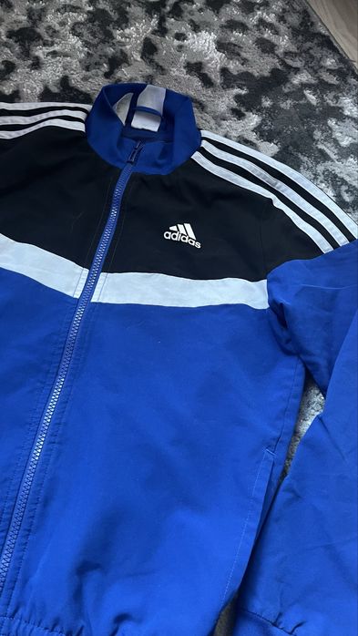 Стильна куртка вітровка Adidas на хлопчика 9-10 років