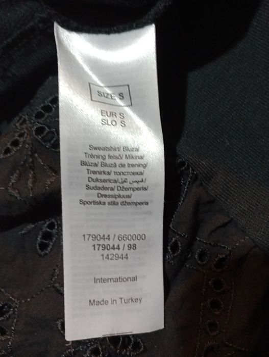 Жіноча блуза-світшот Orsay чорна з мереживними рукавами S