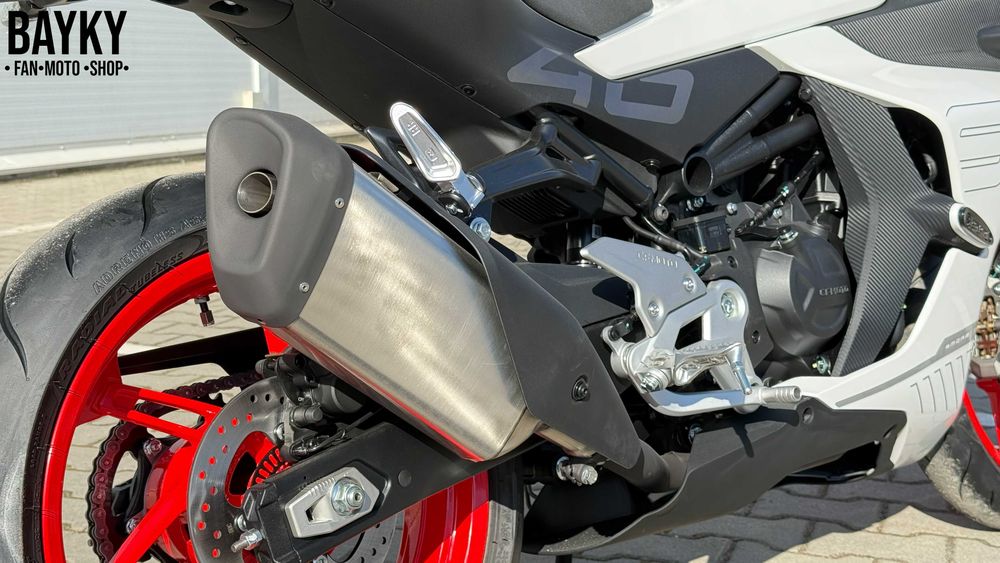 Мотоцикл CFMOTO 450SR