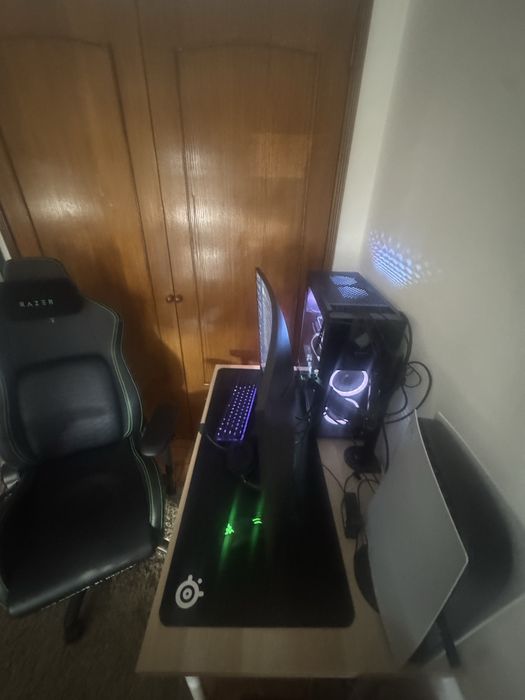 Monitor aoc 240hz com 0.5 ms de resposta