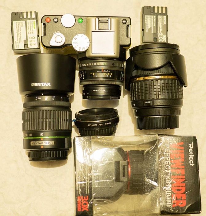 Бездзеркалка Pentax K-01 APS-C 16Mp камера