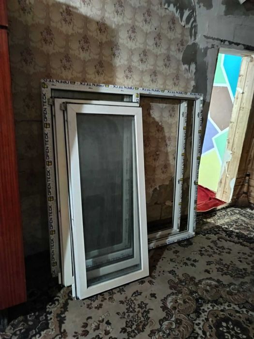 Гостинка 2 великі кімнати,можливість свого сан.вузла. (404731)
