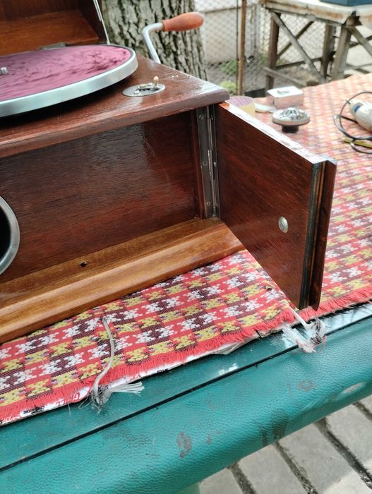 кабінетний граммофон