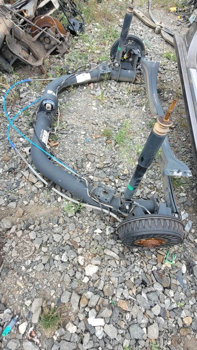 belka zawieszenia tył tylna oś wahacz  Twingo III 3 Smart W453