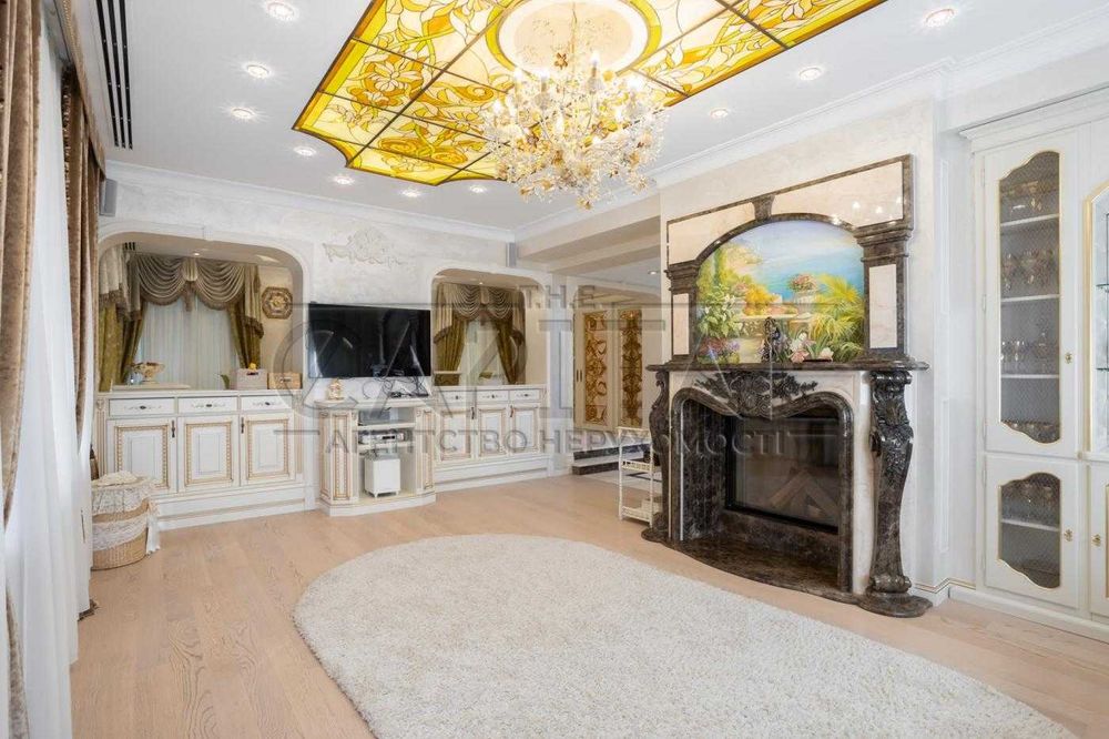 Продаж VIP будинку серед сосен у Стоянці/Басейн/Автономний/Закритий КГ