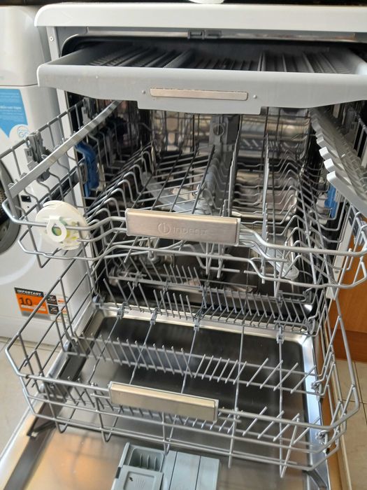 Máquina lavar loiça indesit na garantia