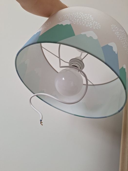 Lampa wisząca do pokoju dziecięcego z żarówką