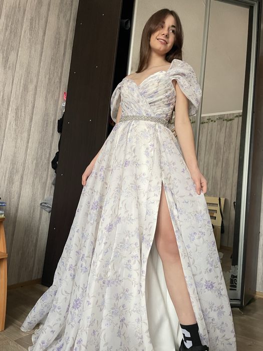 Сукня весільна, випускна