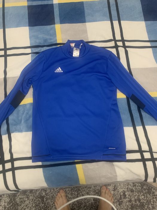 Продам светр для футболу в новому стані