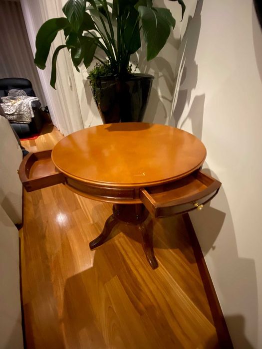 Mesa Madeira redonda