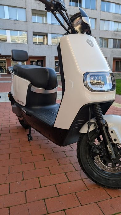 Mota YADEA E8S - Scooter eléctrica/Como NOVA/Com Extras