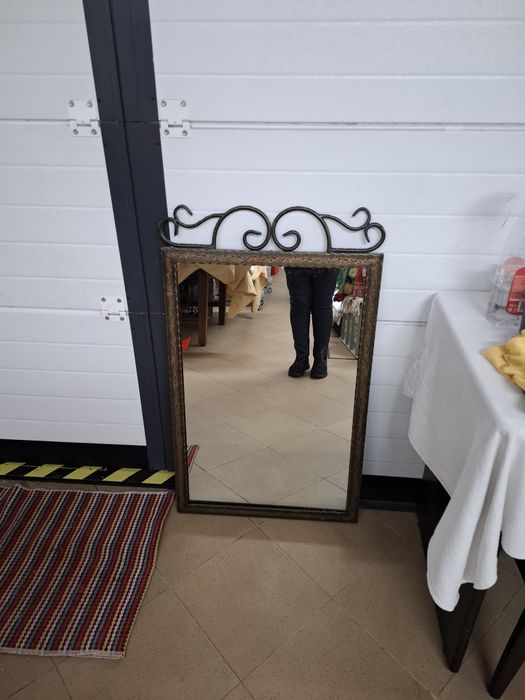 Espelho antigo em metal