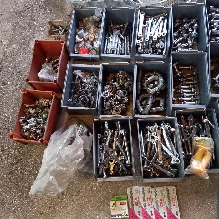 Lote de peças de bicicletas