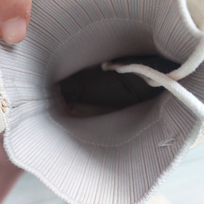 Жіночі молочні ботильйони на шнурівці 38 розмір