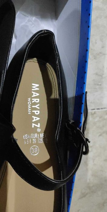 Sapatos pretos como novos