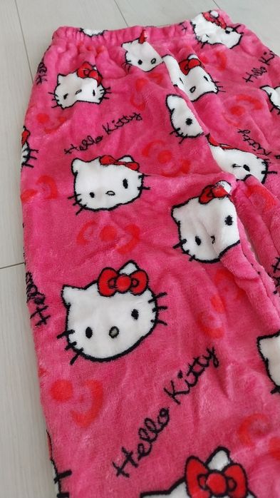 Spodnie Hello Kitty Pluszowe Baby Pink Musisz je Mieć XS/S