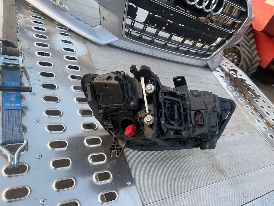 Zderzak Audi A 6 C 7 Lift 4x PDC S-Line + Lampa