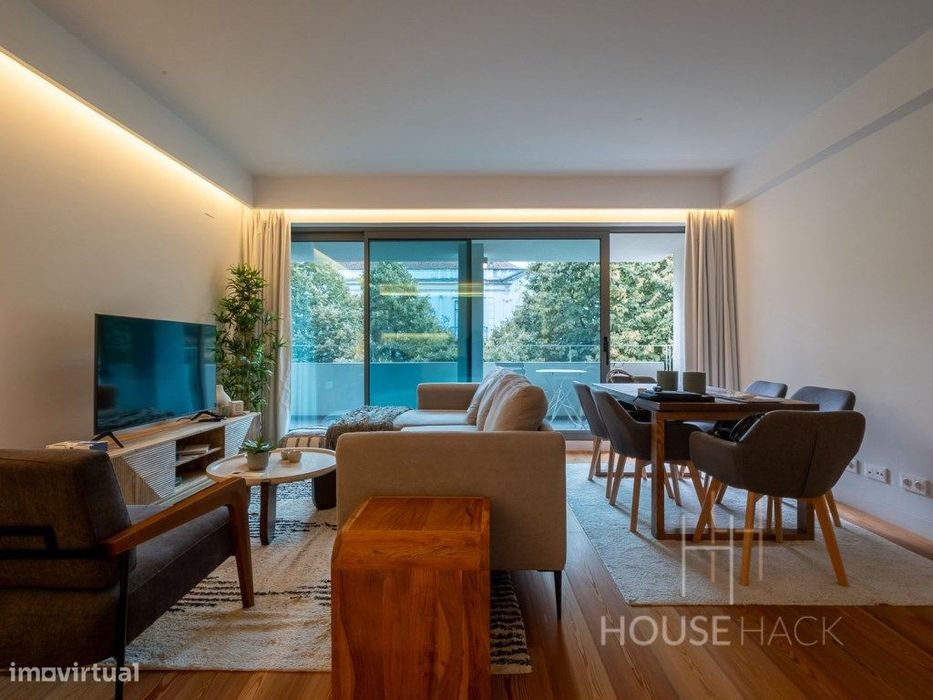 2-Bedroom Premium Apartment | Oásis 28 | Parking & Balconies