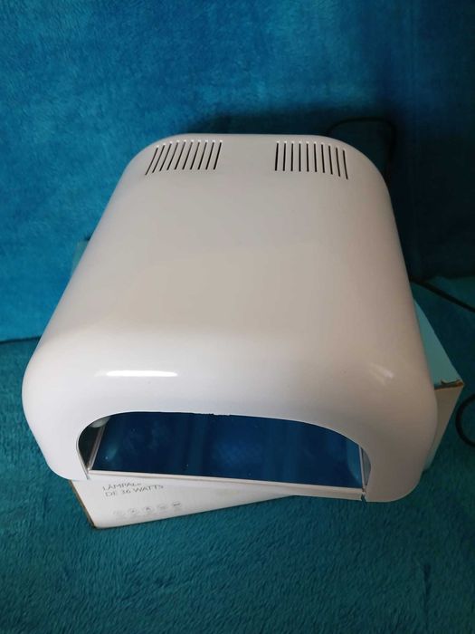 Catalisador de Unhas - Lâmpada UV com Temporizador de 36 Watts