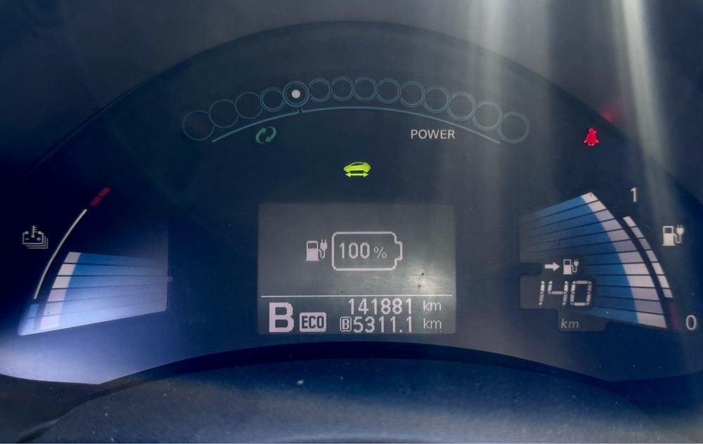 Nissan Leaf 2014 • Tekna • 24 kWh • Webasto
