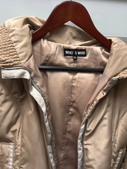 Бежевый женский пуховик размер м