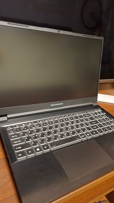 Dream Machines 15  i7 13620H 32 1TB RTX 4050